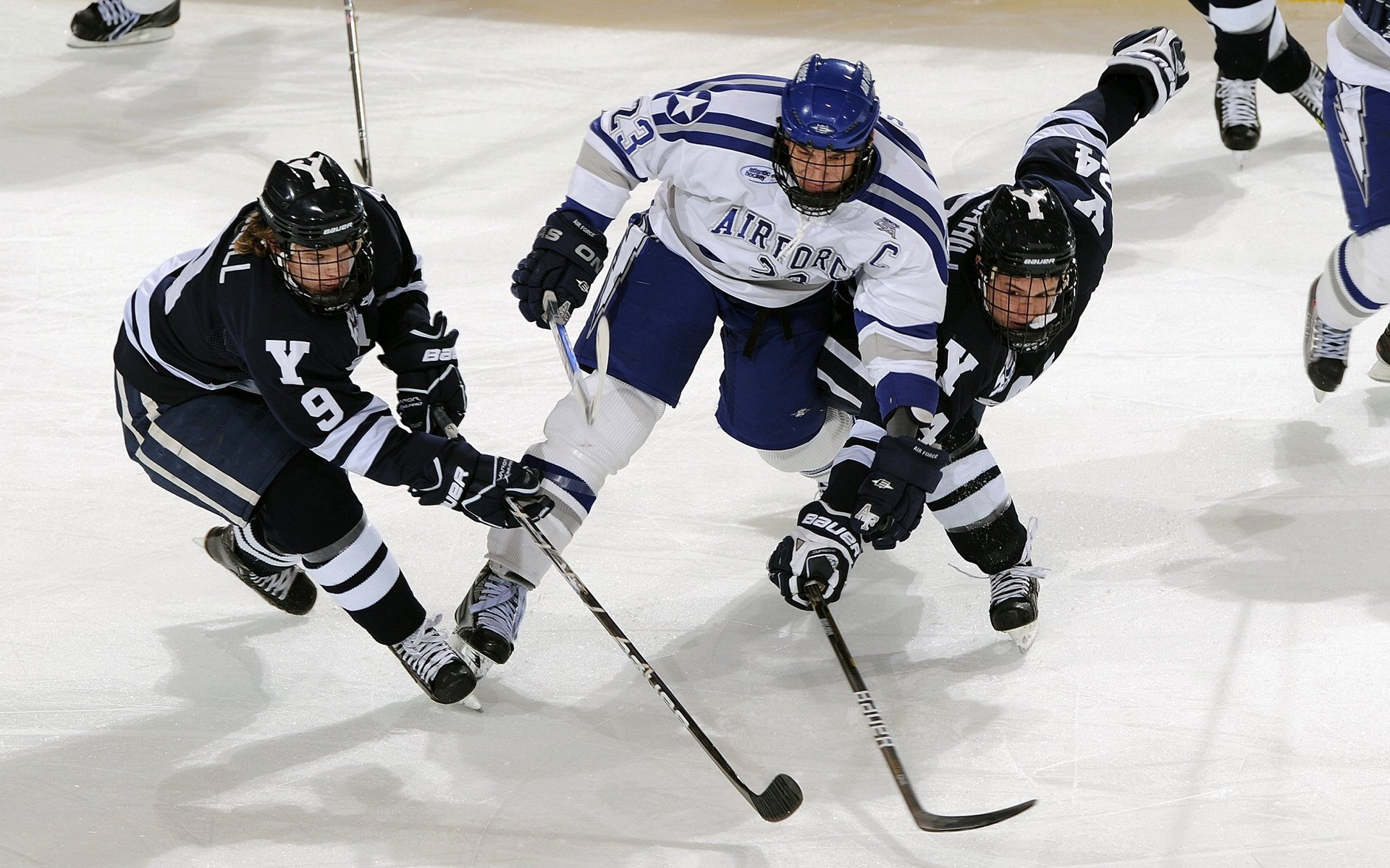 霍勒迪空切顺下命中本场关键篮点，nba霍勒迪厉害